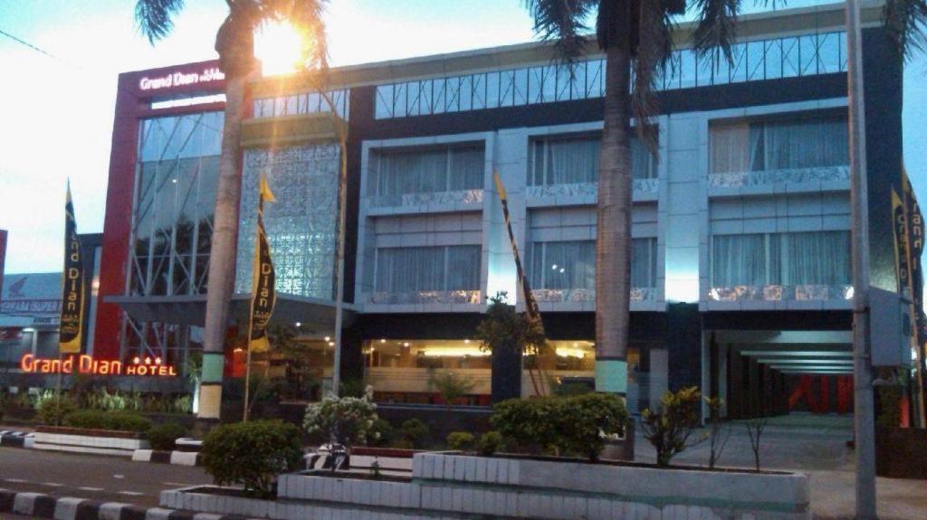 Grand Dian Hotel Slawi Tegal  Exterior foto